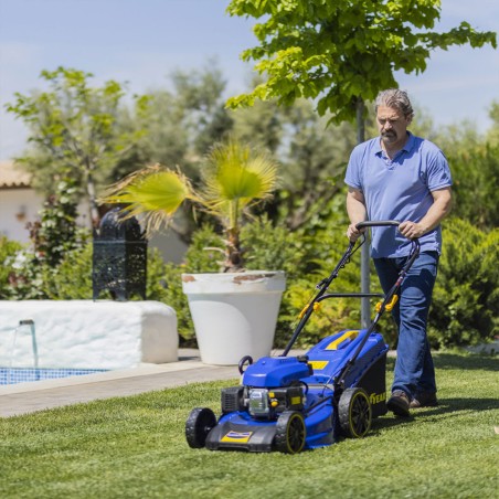 Tondeuse thermique Autotractée 7.5CV Moteur 4T OHV 224 Cm3 Grandes Surfaces de travail GOODYEAR