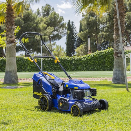 Tondeuse thermique Autotractée 7.5CV Moteur 4T OHV 224 Cm3 Grandes Surfaces de travail GOODYEAR