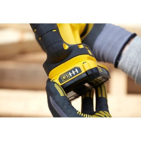 Scie sabre 18 V + 2 batteries Lithium 2 Ah + Lame + Mallette + Chargeur rapide STANLEY FATMAX