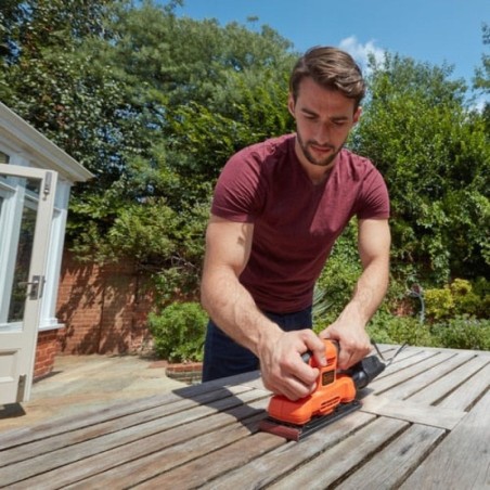 Ponceuse orbitale 150W Ponçage grandes surfaces BLACK & DECKER BEW220