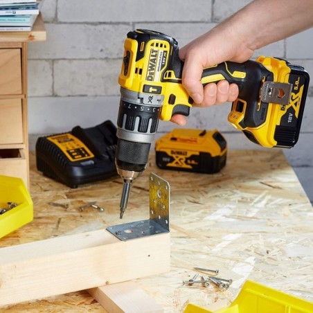 Perceuse à percussion 18V Brushless + 2 Batteries lithium 5.0Ah + Chargeur + Mallette DEWALT DCD796P2