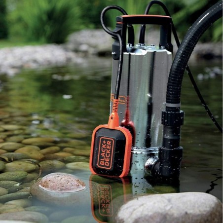 Pompe immergée Eaux Sales 1100W - Pompe à Eau Débit max 16500 l/h Élévation 10.5m Black+Decker